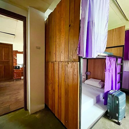 Uncharted Hostel Puerto Galera Ngoại thất bức ảnh