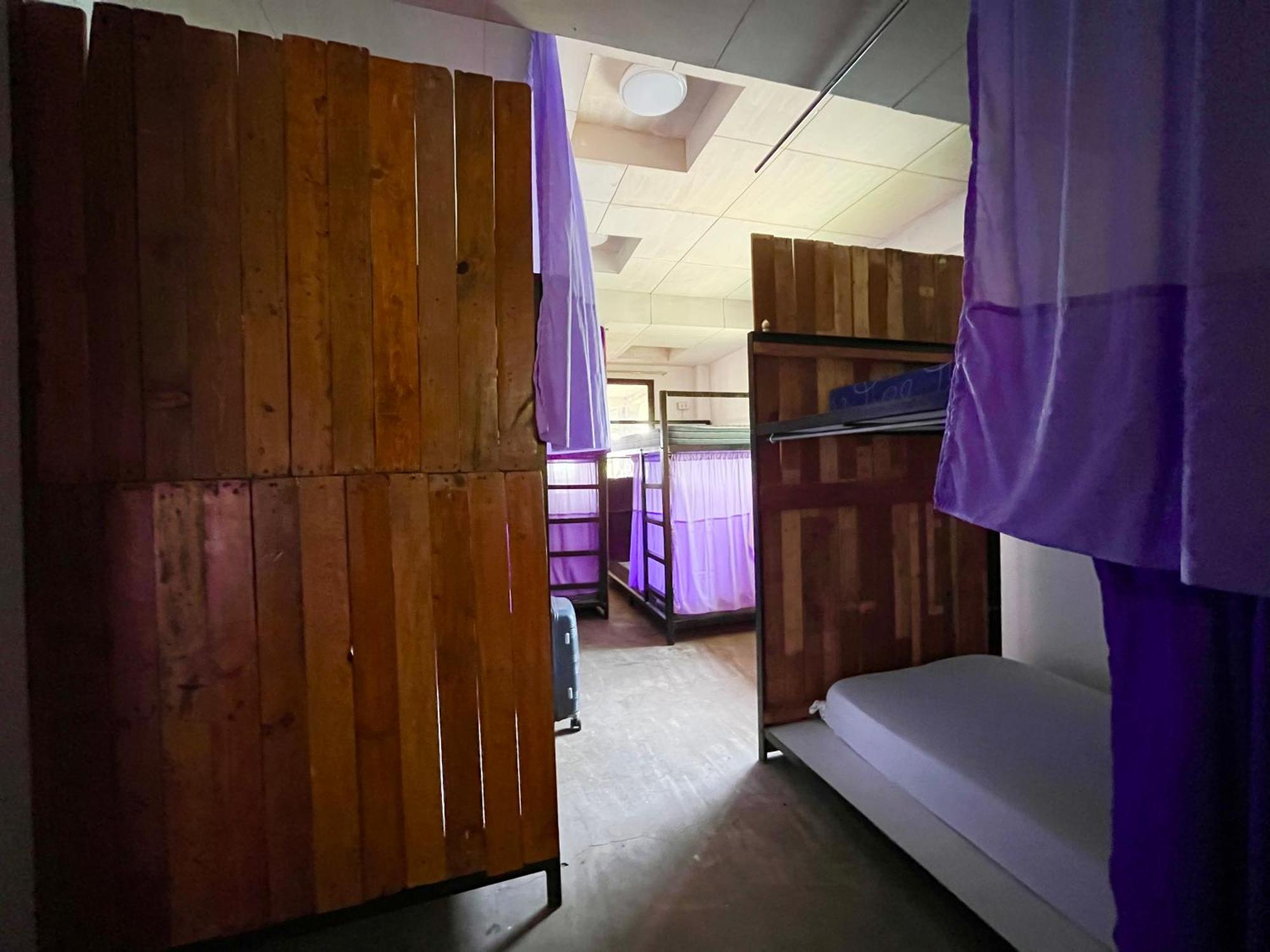 Uncharted Hostel Puerto Galera Ngoại thất bức ảnh