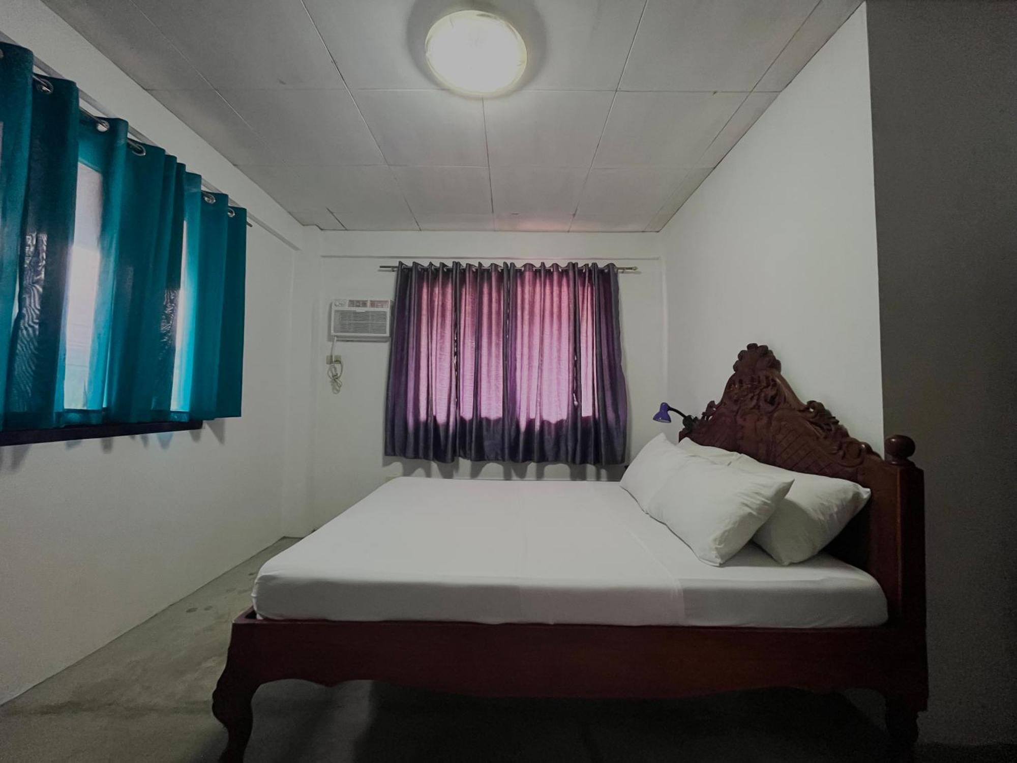 Uncharted Hostel Puerto Galera Ngoại thất bức ảnh